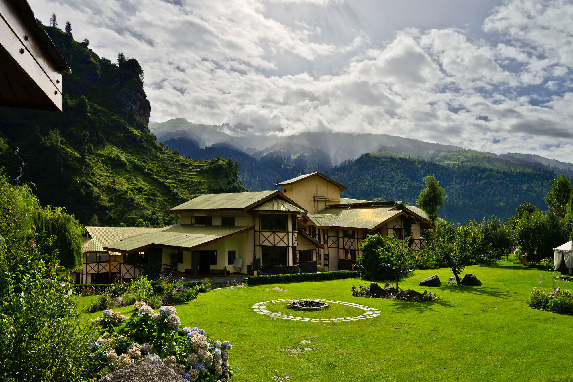 Solang Valley Resort Palchān Exteriér fotografie